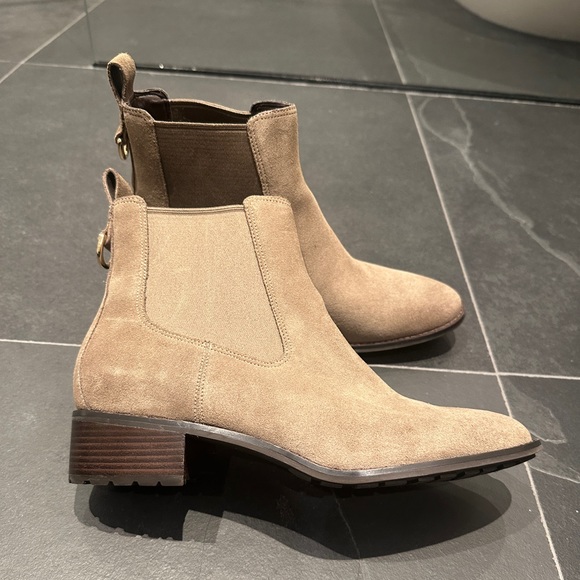 Cole Haan waterproof Chelsea boots tan/beige size 9 - Picture 1 of 9